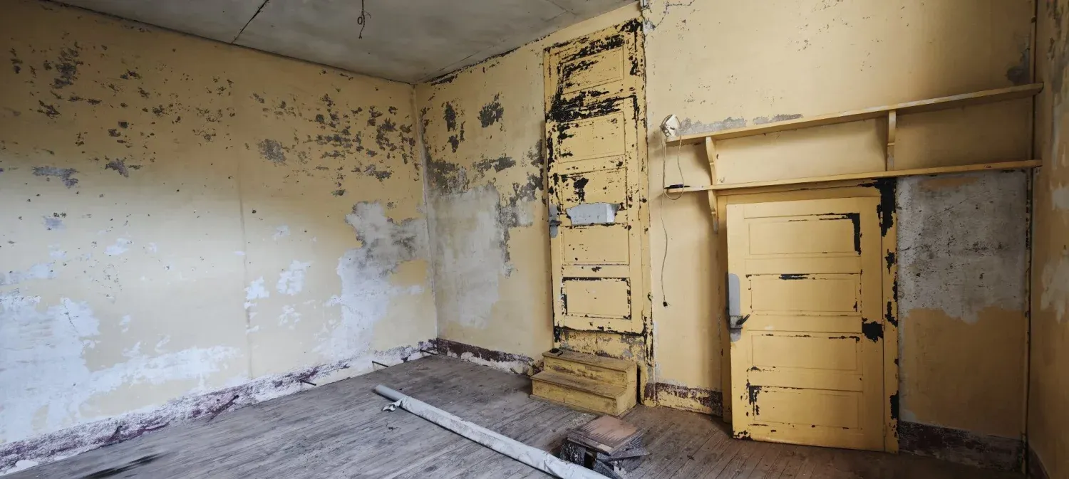 Village House to Renovate with Land and Outbuilding in Livinhac-le-Haut photo 8
