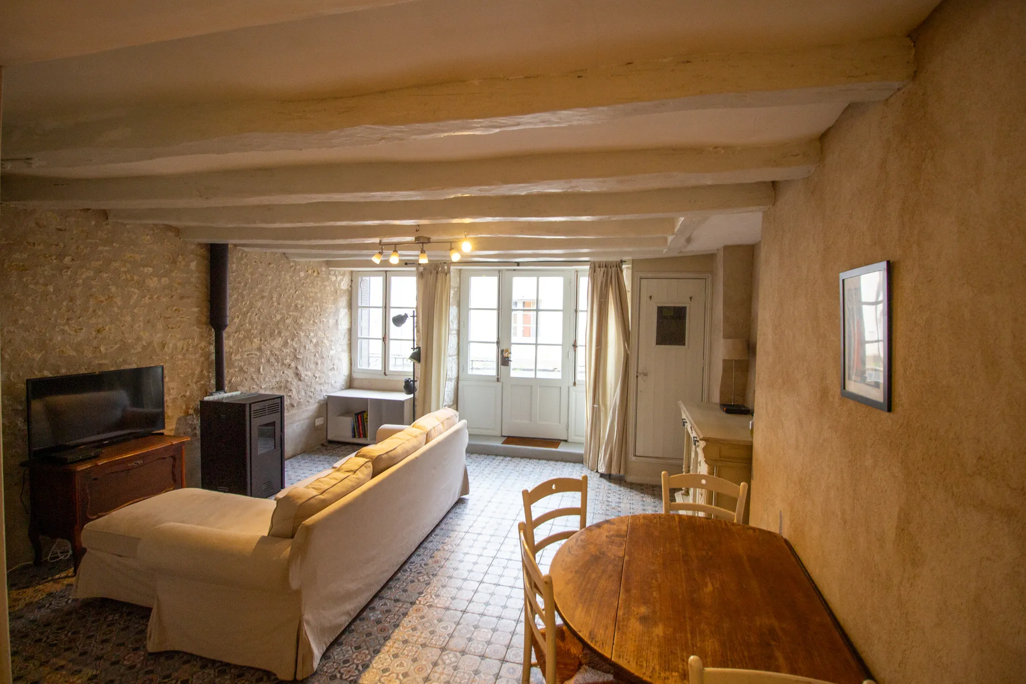 Furnished village house with balcony in Richelieu photo 3