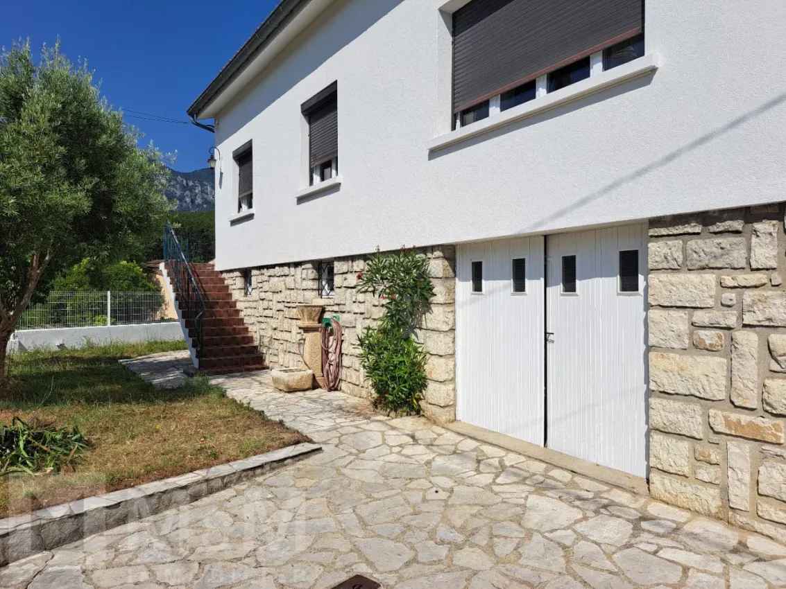 Family Home with Independent Apartment in Quillan photo 6