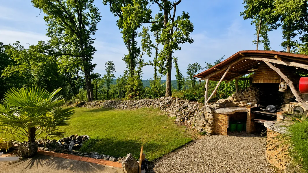 Single-story house for sale in Tursac, in the heart of the Périgord Noir photo 2