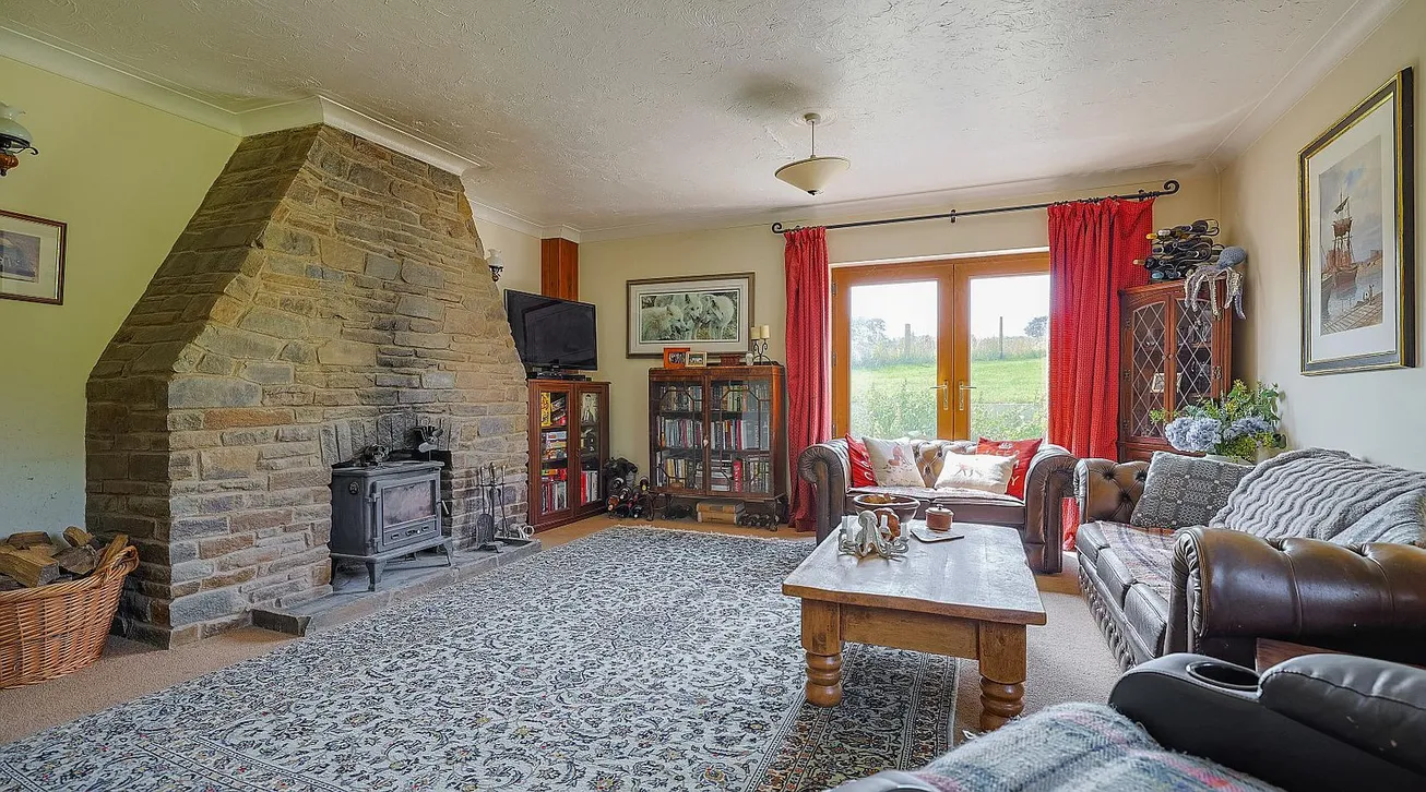 Clover House, Llanboidy, Carmarthenshire: Four-Bedroom Rural Home with 13 Acres photo 7