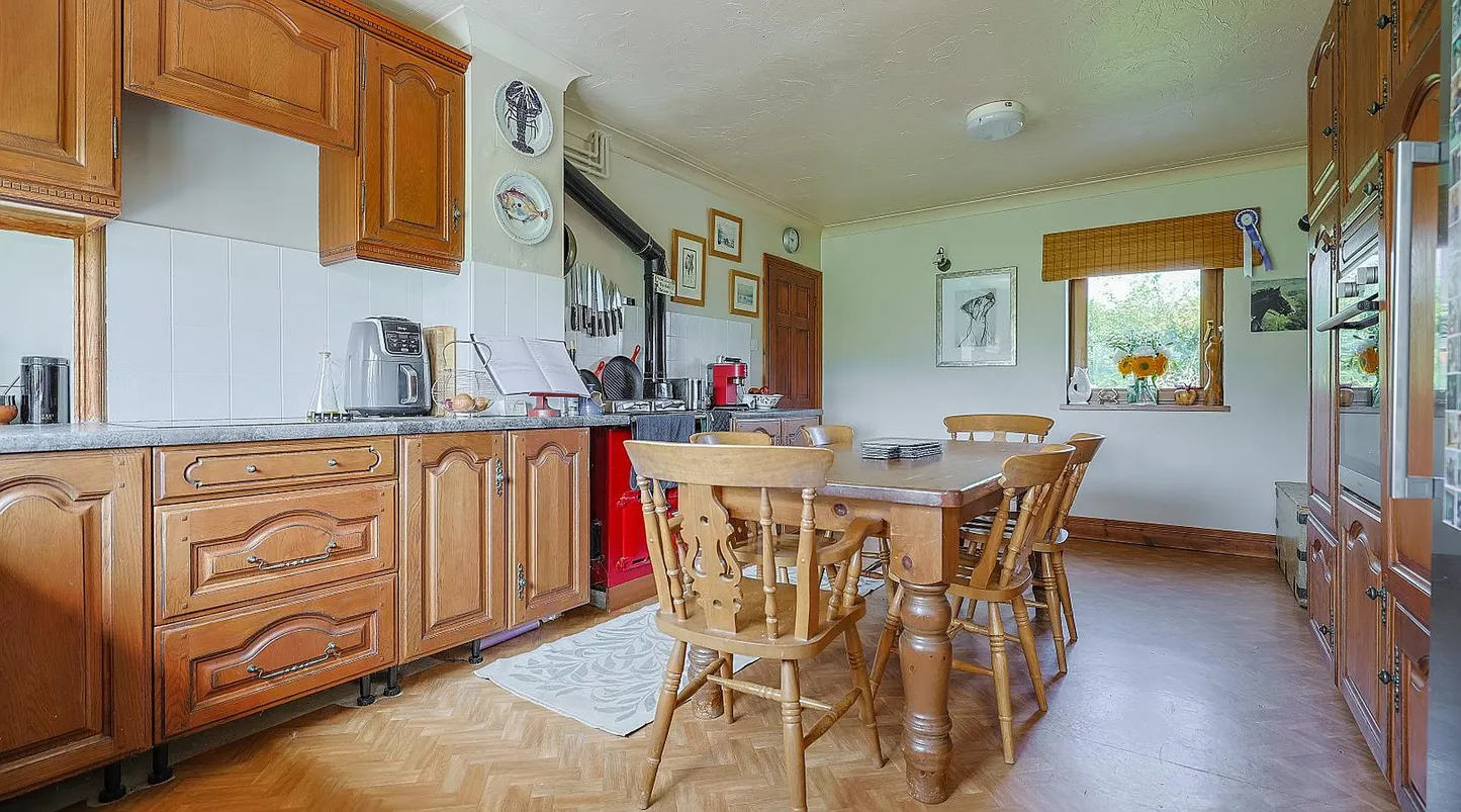 Clover House, Llanboidy, Carmarthenshire: Four-Bedroom Rural Home with 13 Acres photo 6