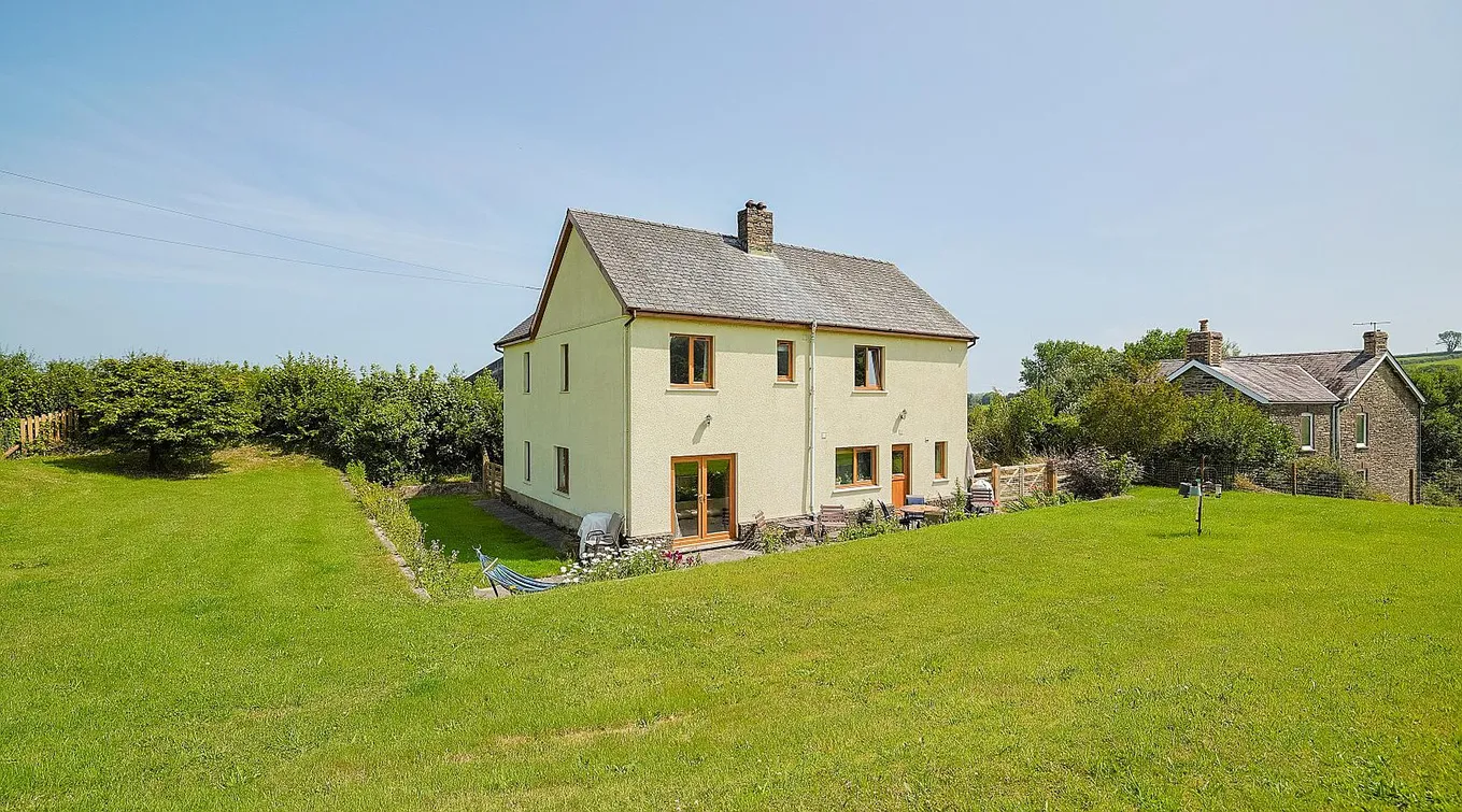 Clover House, Llanboidy, Carmarthenshire: Four-Bedroom Rural Home with 13 Acres photo 4