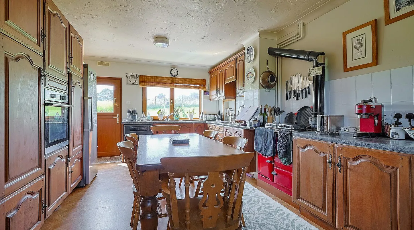 Clover House, Llanboidy, Carmarthenshire: Four-Bedroom Rural Home with 13 Acres photo 5