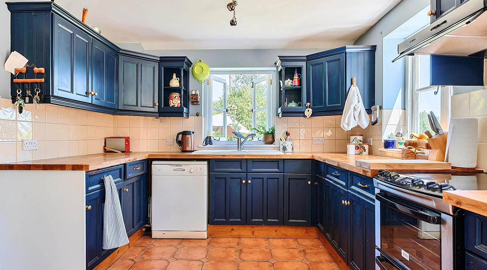 Kingway Farm Cottage, Corston, Wiltshire – Stone Cottage, Annexe and 11.5 Acres photo 6