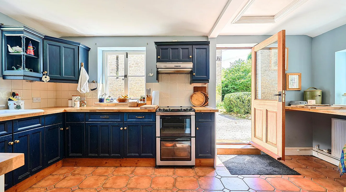 Kingway Farm Cottage, Corston, Wiltshire – Stone Cottage, Annexe and 11.5 Acres photo 5