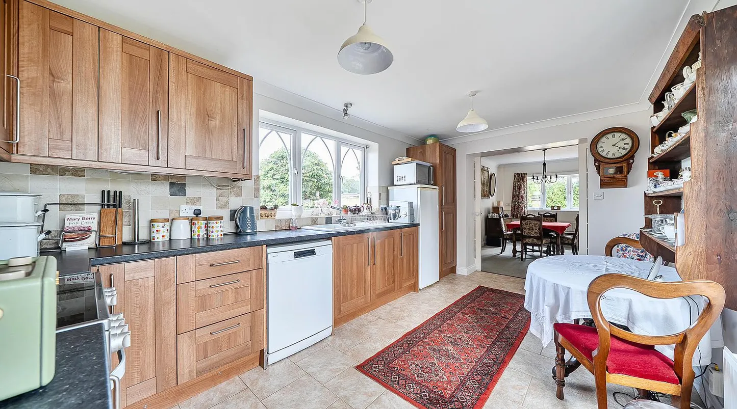 Aldwincle, North Northamptonshire: Equestrian Country Home on 1.25 Acres photo 5
