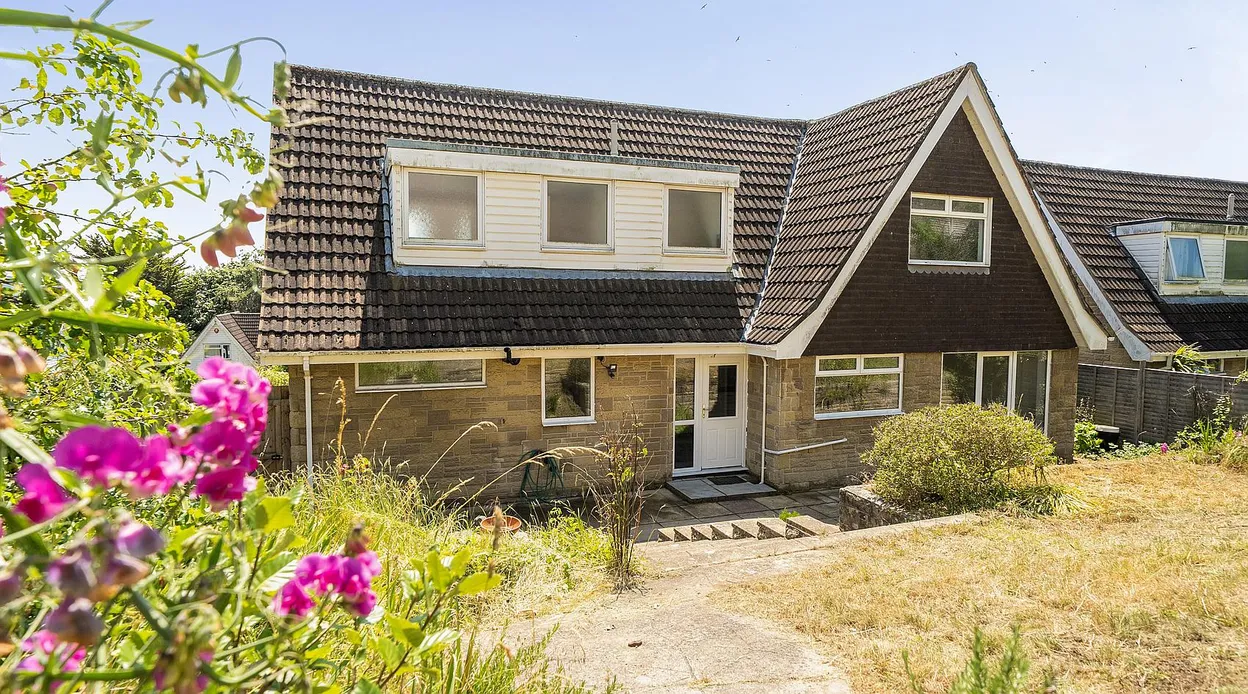 Four-Bedroom Detached House with Sea Views in Weston-super-Mare, Somerset photo 4
