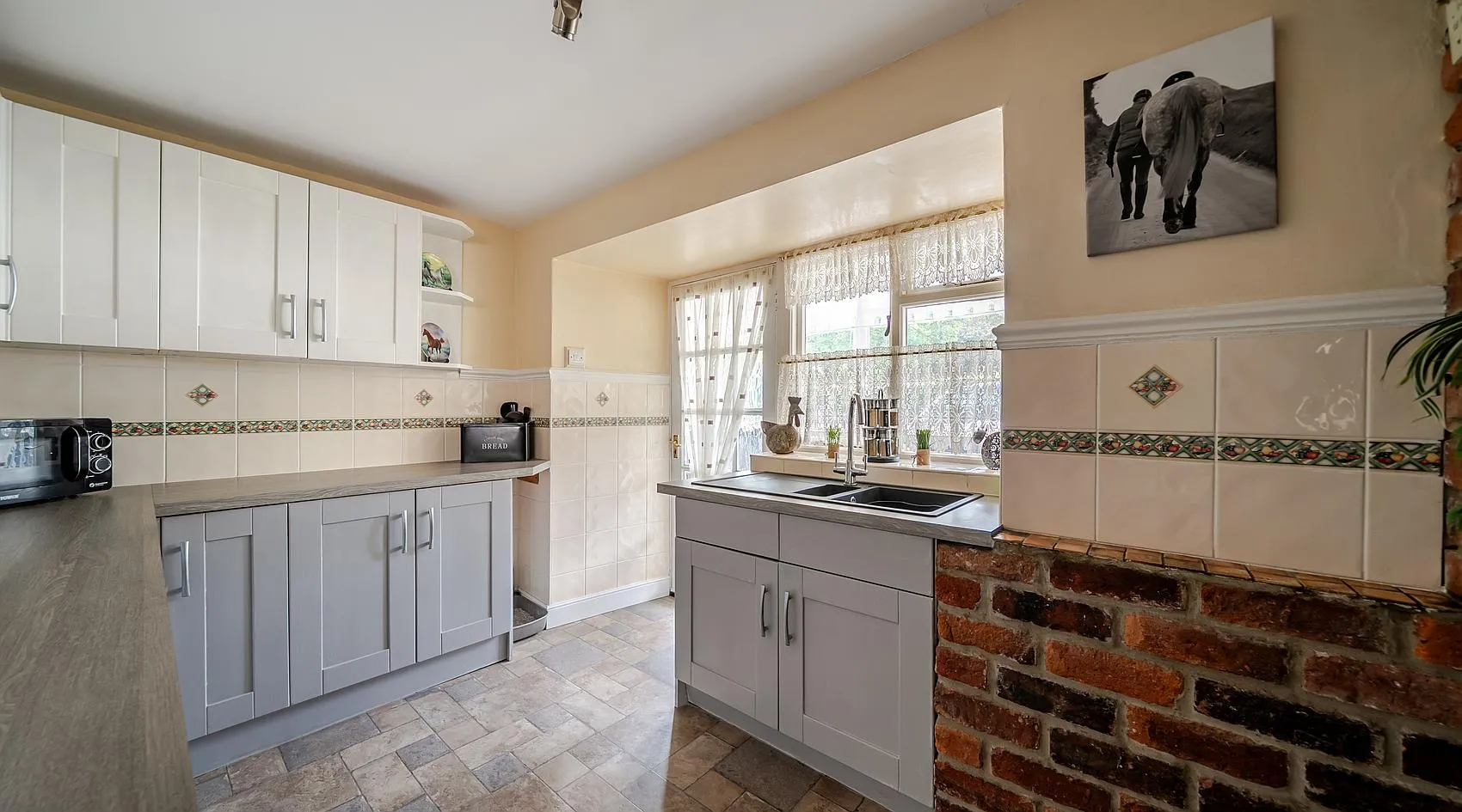 White House, Old Edlington, Doncaster – Detached Equestrian Home with 0.4-Acre Paddock photo 10