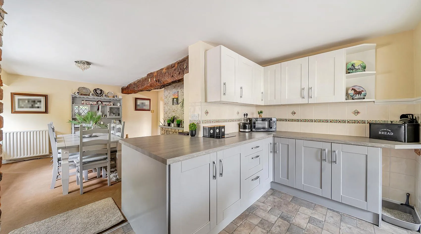 White House, Old Edlington, Doncaster – Detached Equestrian Home with 0.4-Acre Paddock photo 8