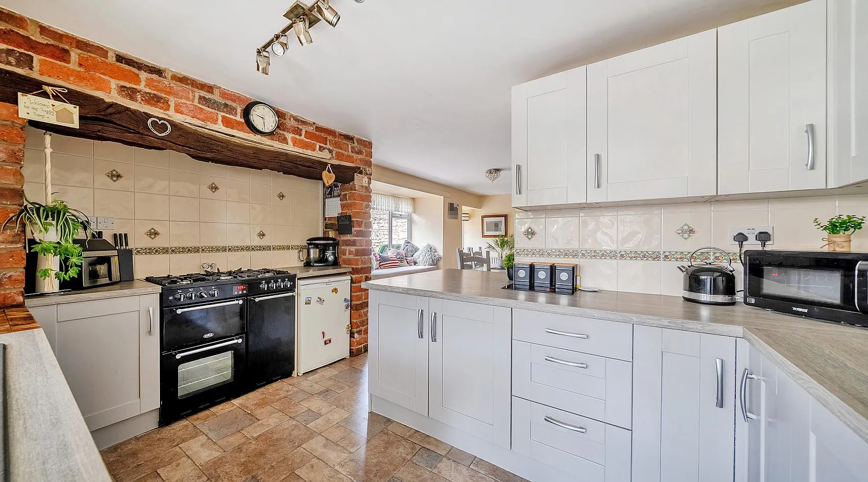White House, Old Edlington, Doncaster – Detached Equestrian Home with 0.4-Acre Paddock photo 9