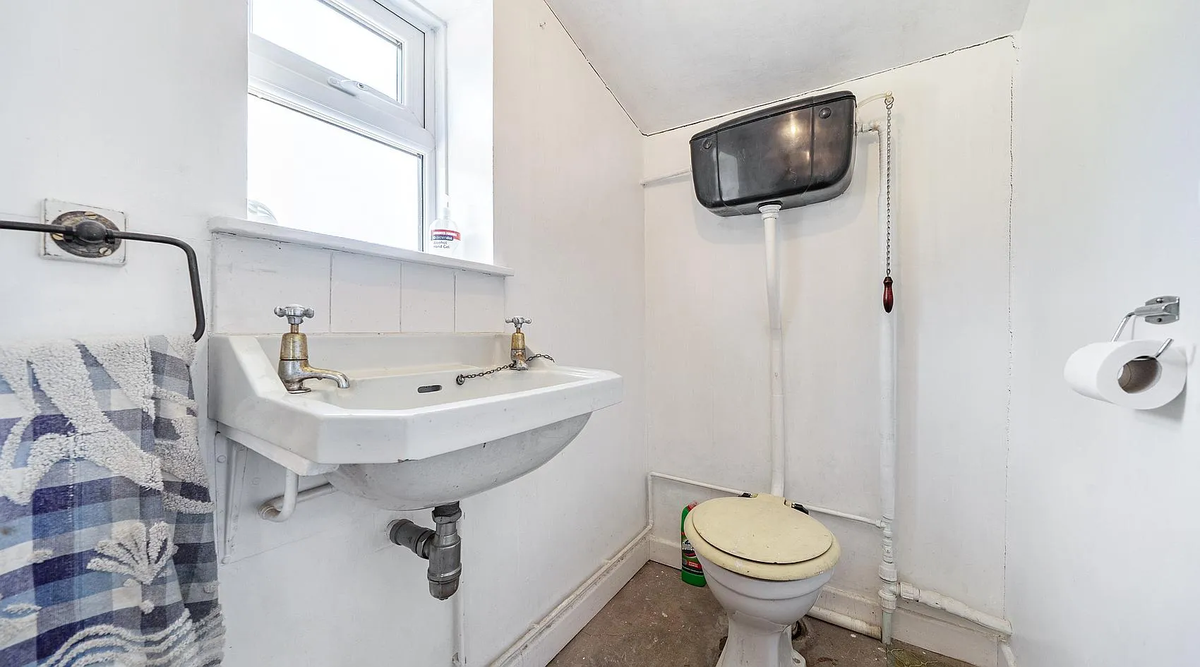 Period Detached Country Home with 3.5 Acres and Outbuildings, Keal Cotes, Lincolnshire photo 7