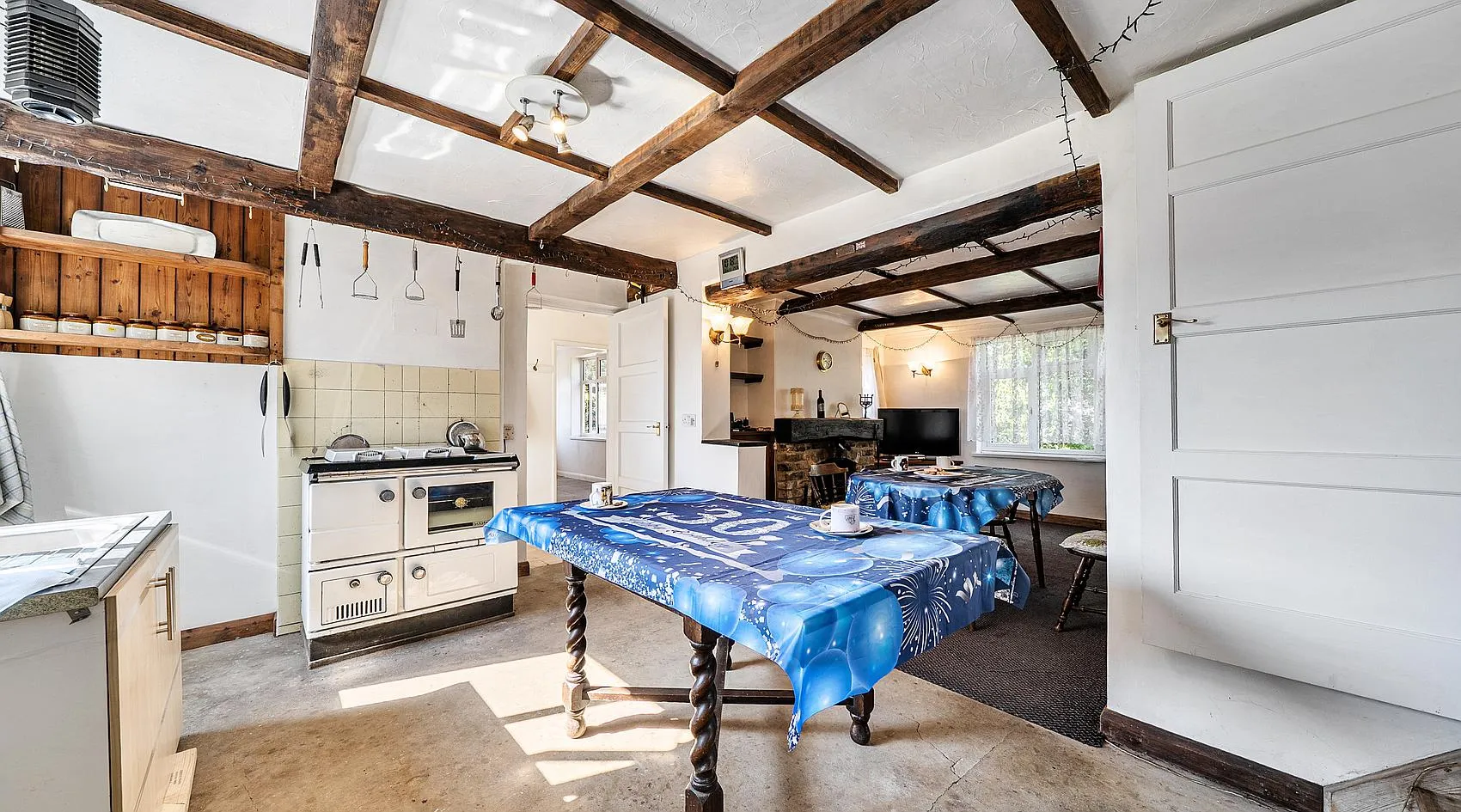 Period Detached Country Home with 3.5 Acres and Outbuildings, Keal Cotes, Lincolnshire photo 5