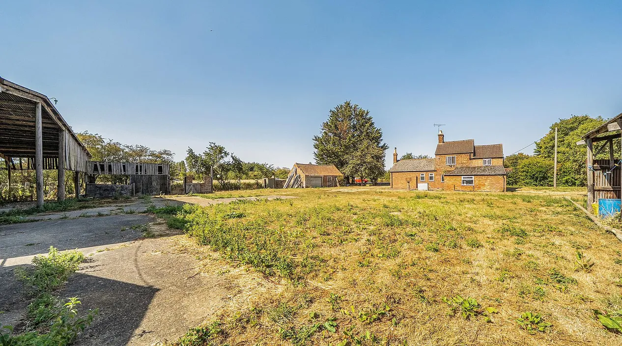 Period Detached Country Home with 3.5 Acres and Outbuildings, Keal Cotes, Lincolnshire photo 3
