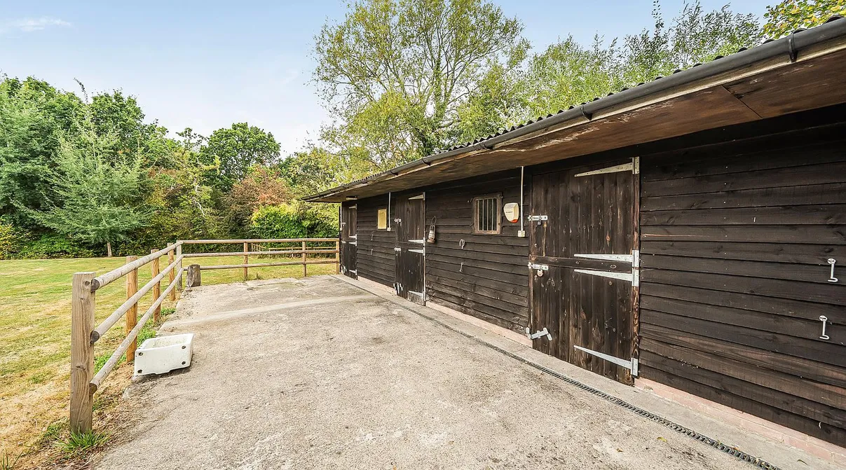 Garden City, Dibden, Hampshire: Three-Bedroom Bungalow with Paddock and Stables photo 2