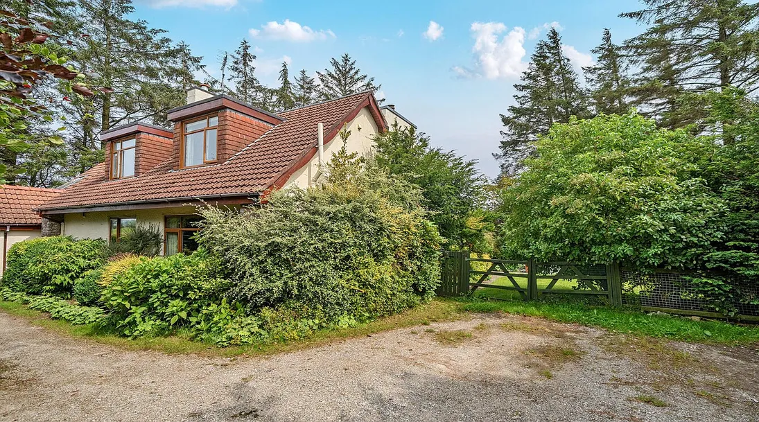 Detached 3/4-Bedroom Rural Home with Paddock, Llansannan, Denbighshire photo 2
