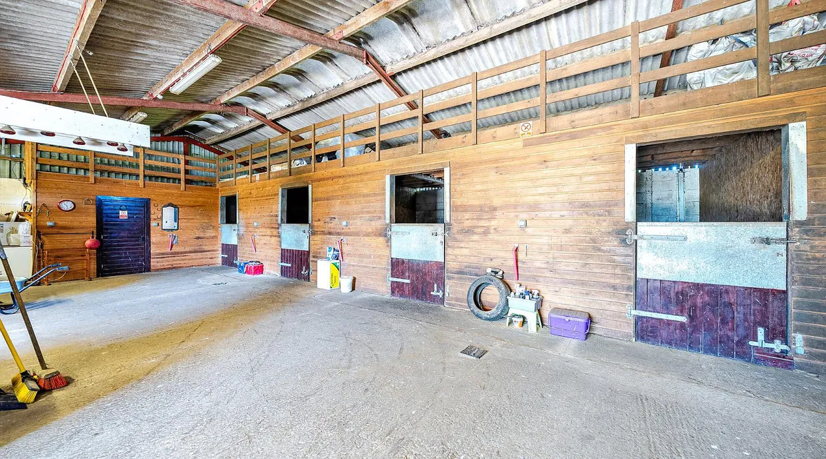 Spilsby, East Lindsey: Equestrian Smallholding with Three-Bedroom Bungalow and Nearly 8 Acres photo 6