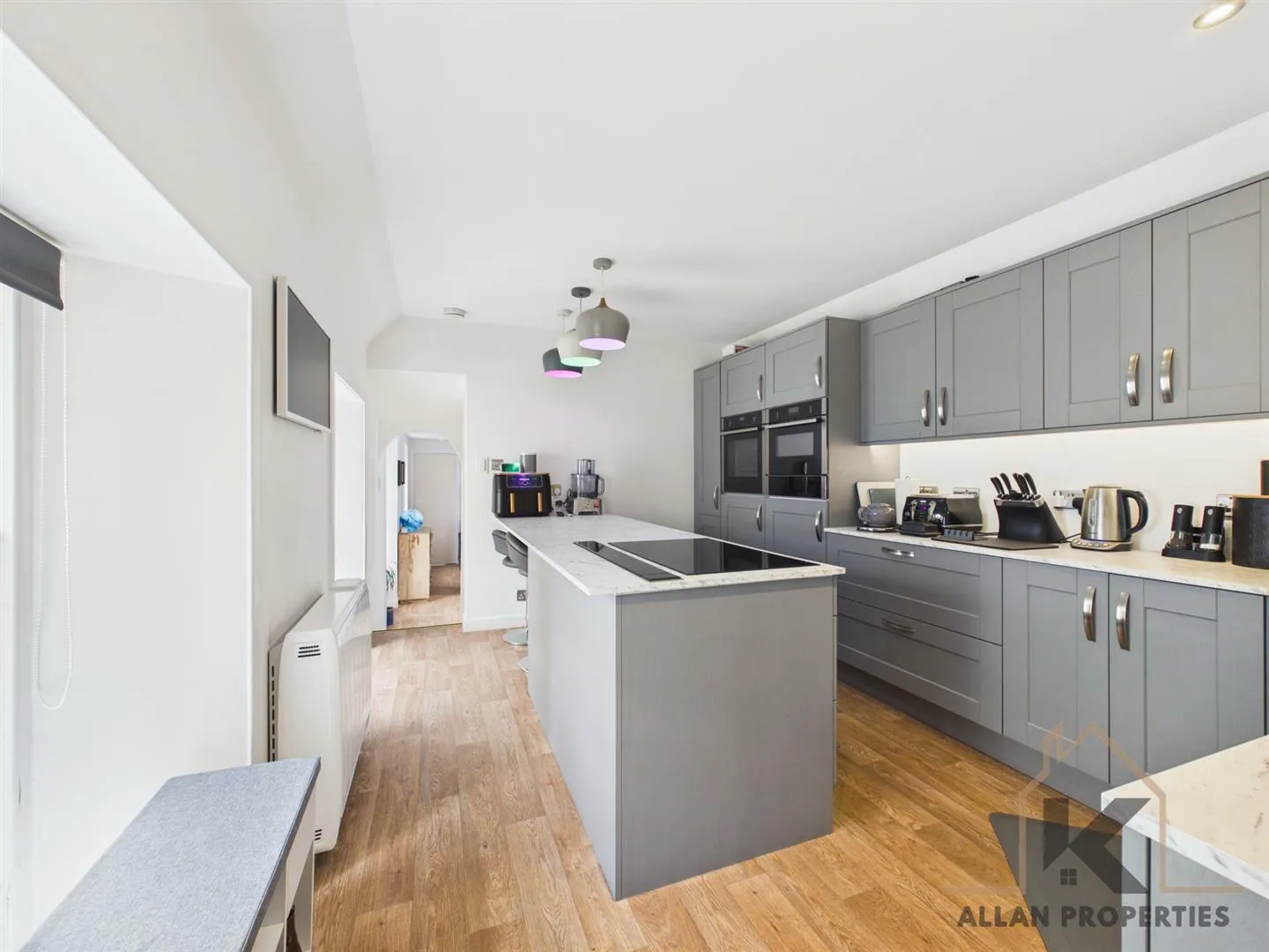 Three-Bedroom Character Semi-Detached House for Sale on Victoria Street, Stromness, Orkney photo 4