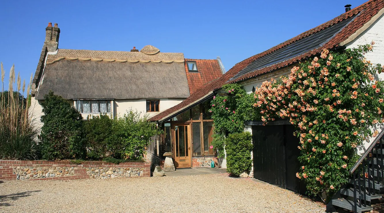 Grade II Listed Thatched Farmhouse with Studio and 0.63 Acres in Strumpshaw, Norfolk photo 2