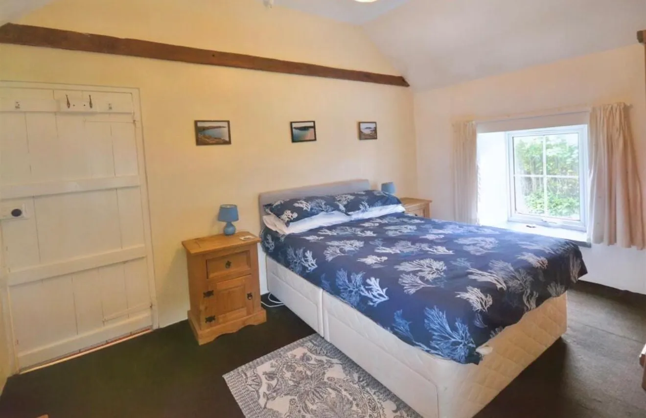 Cliff Path Cottage for Sale by Auction on St Nicholas Road, Pembrokeshire, Wales photo 10