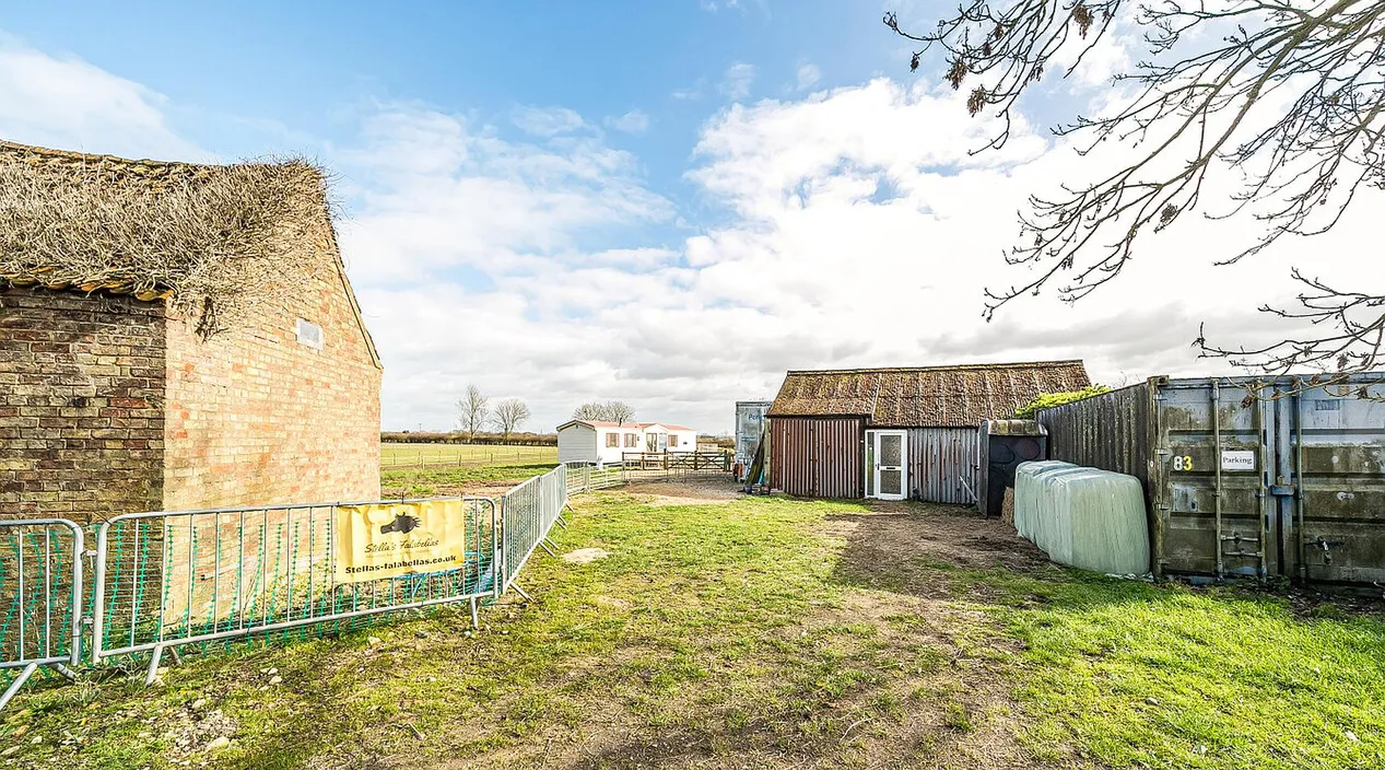 Traditional Barn Conversion Opportunity in Walcott, Lincolnshire photo 3