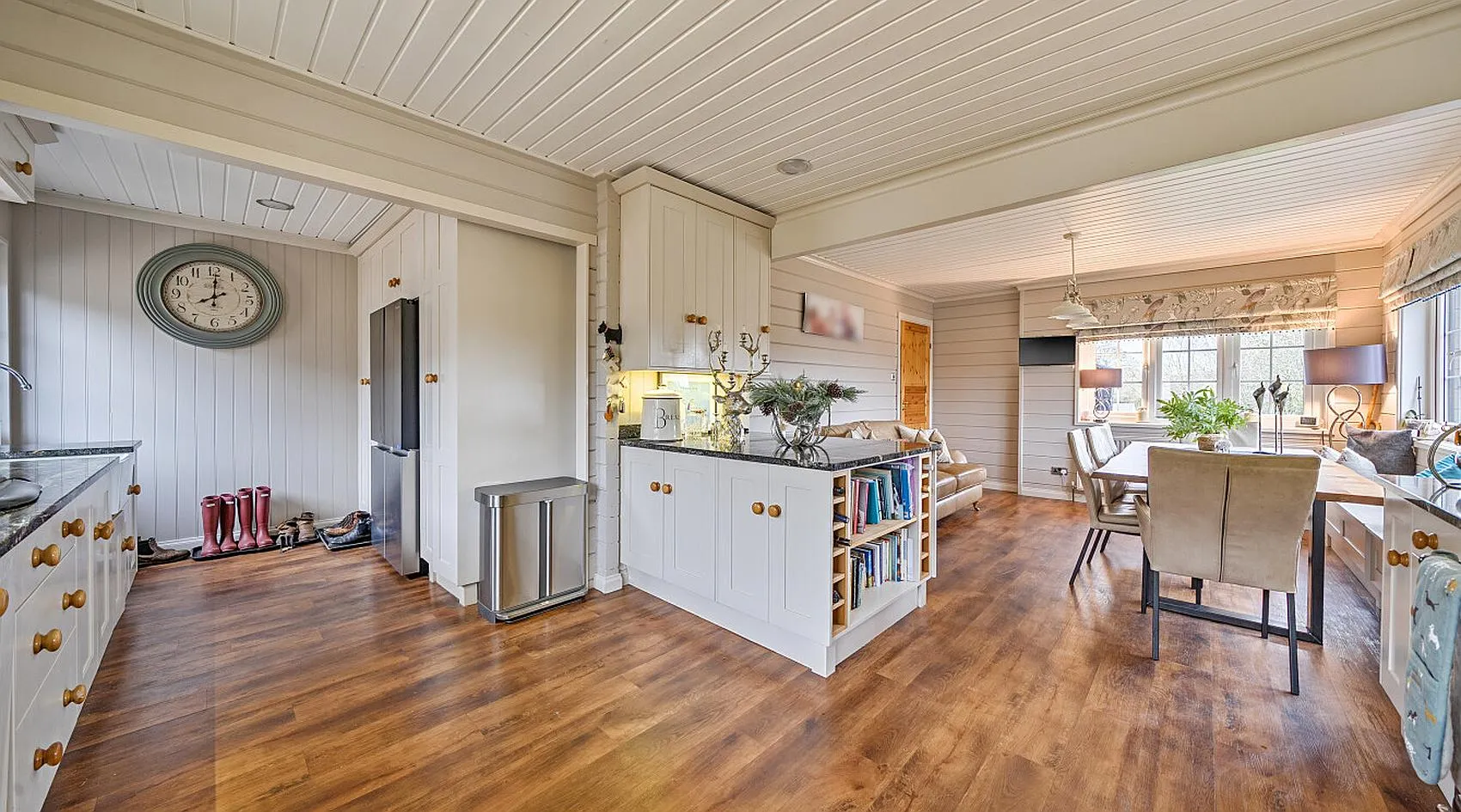 Queniborough, Leicestershire: Bespoke Four-Bedroom Home, Kennels, Cattery and Equestrian Estate photo 9