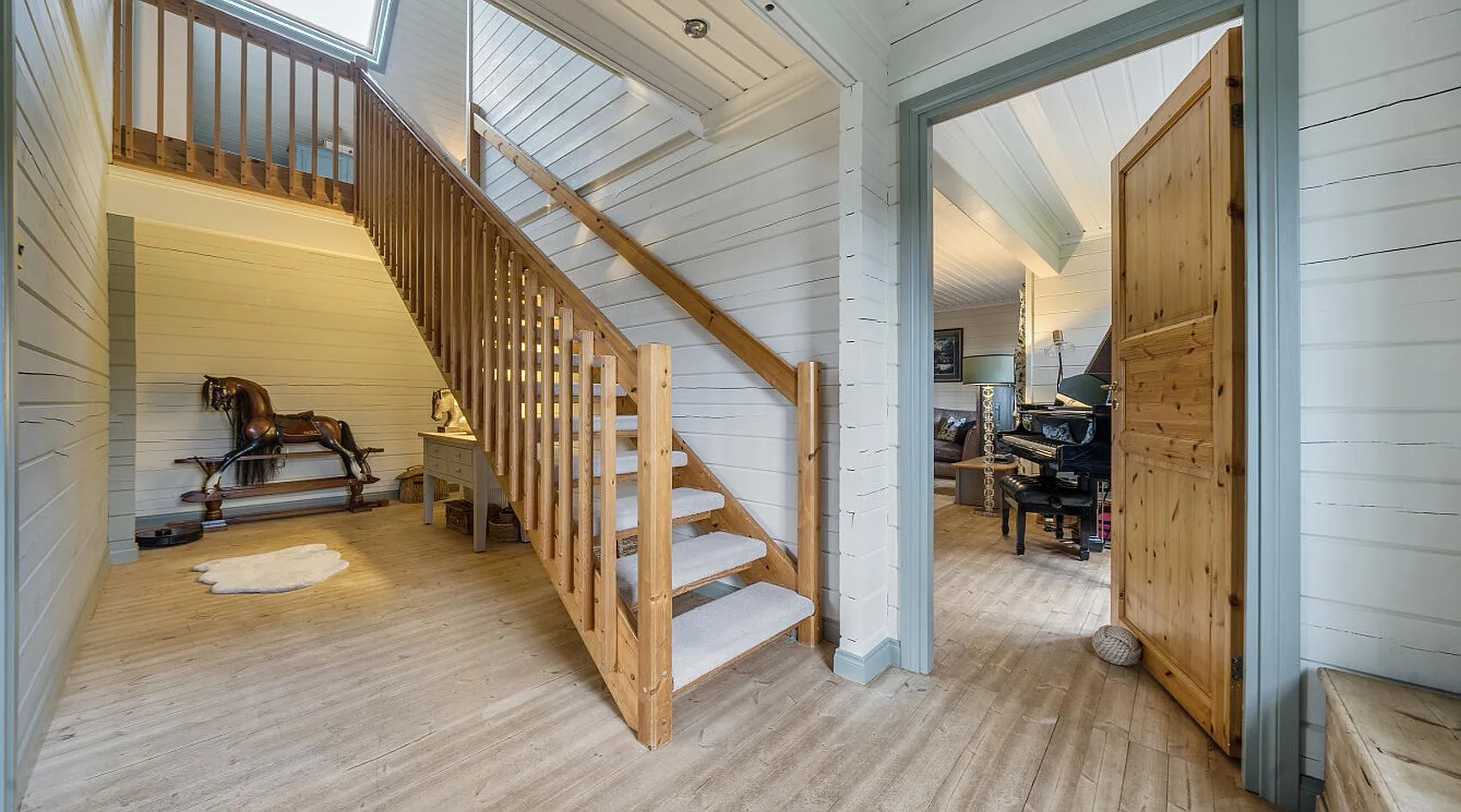 Queniborough, Leicestershire: Bespoke Four-Bedroom Home, Kennels, Cattery and Equestrian Estate photo 5