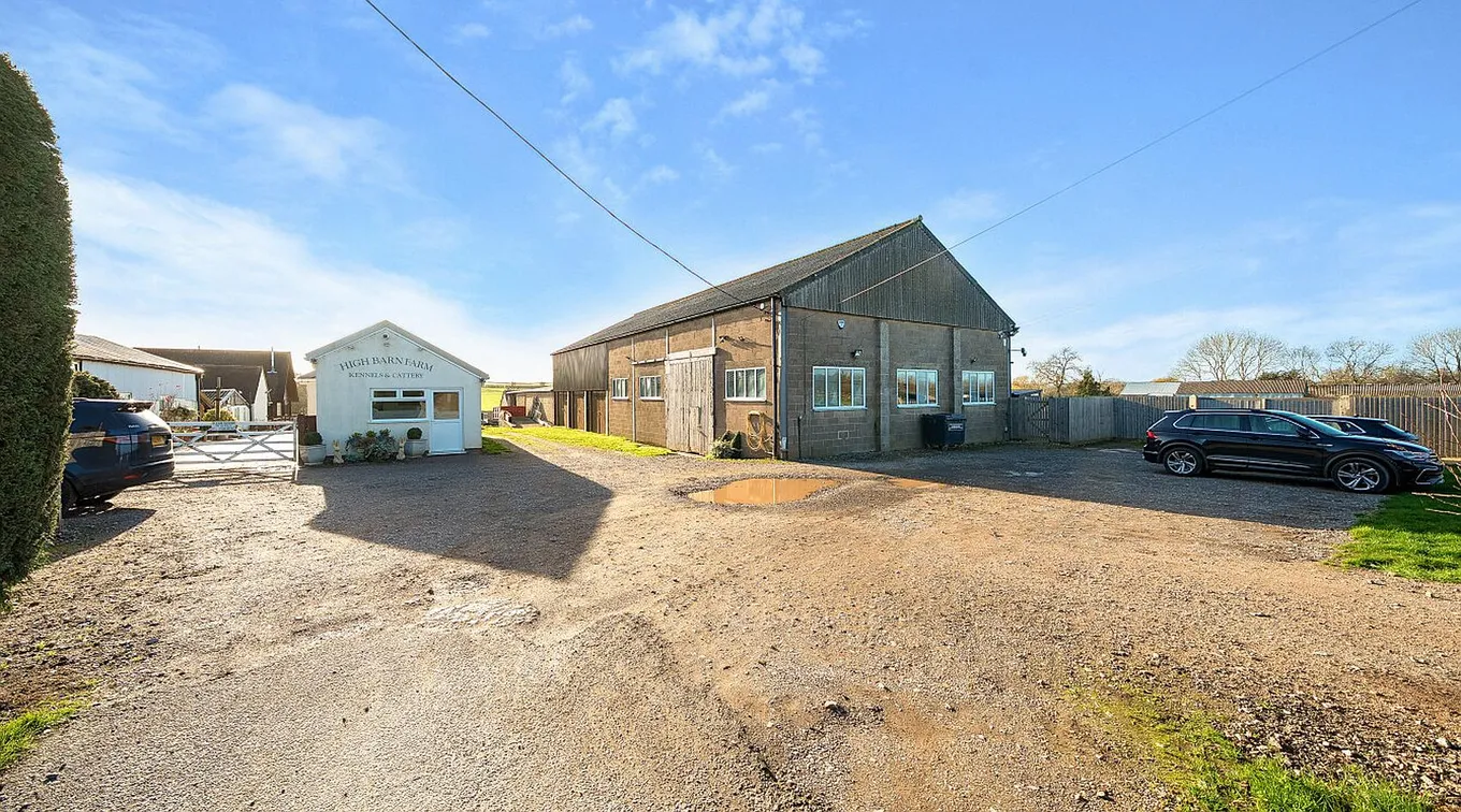Queniborough, Leicestershire: Bespoke Four-Bedroom Home, Kennels, Cattery and Equestrian Estate photo 3