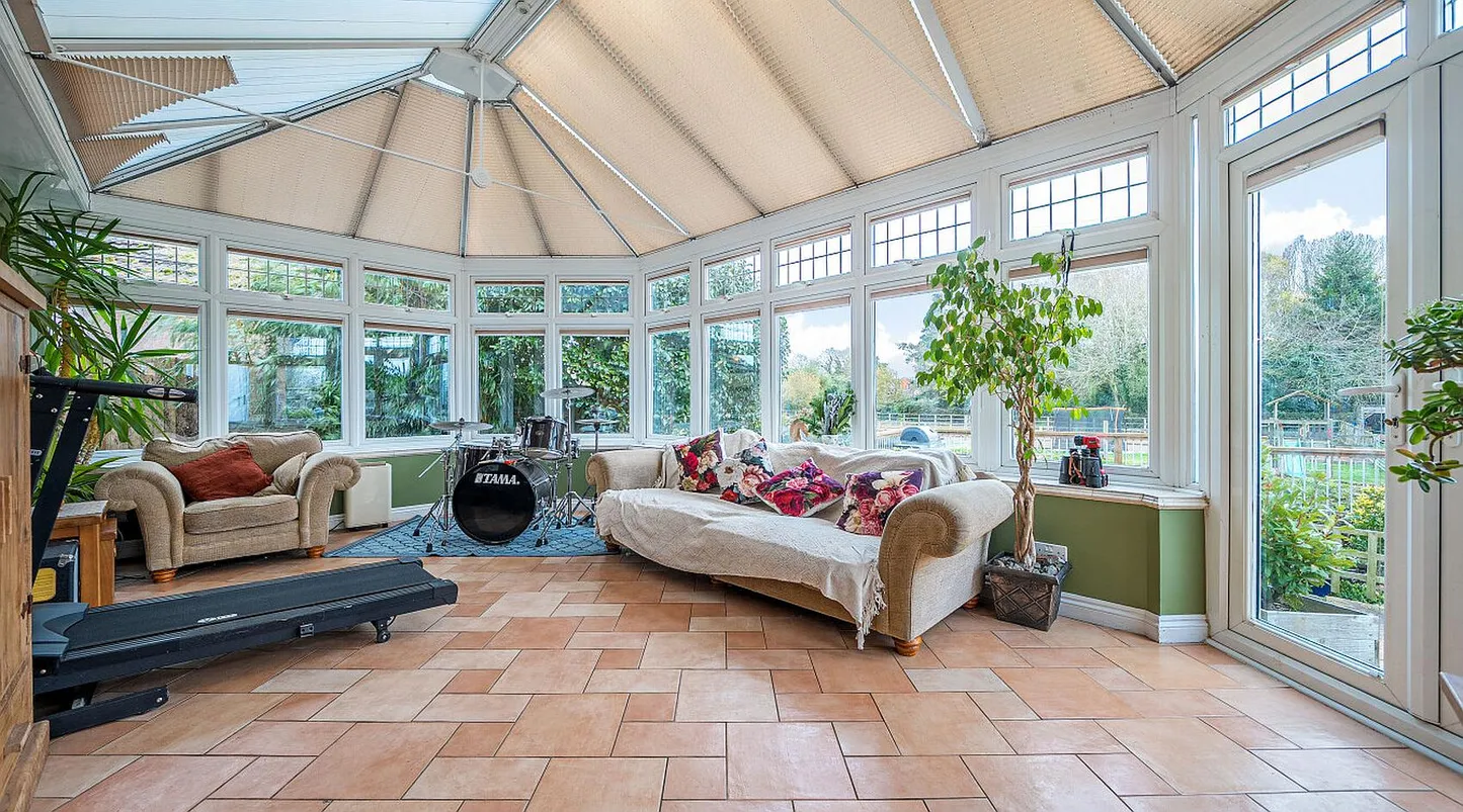 Equestrian Country Home with 4.6 Acres in Somersham, Cambridgeshire photo 8