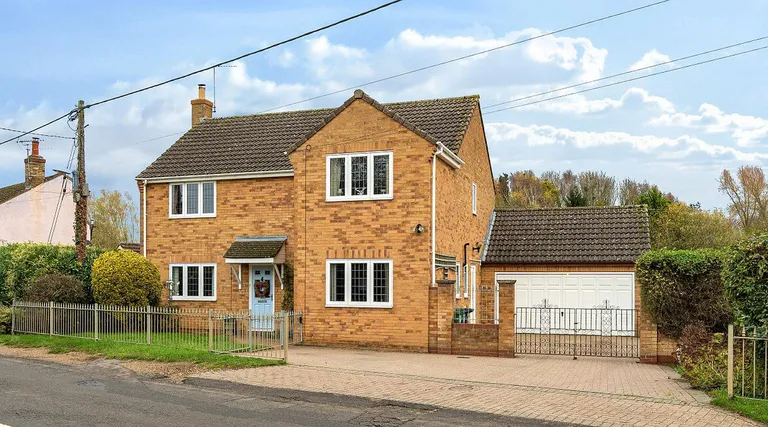 Equestrian Country Home with 4.6 Acres in Somersham, Cambridgeshire property photo