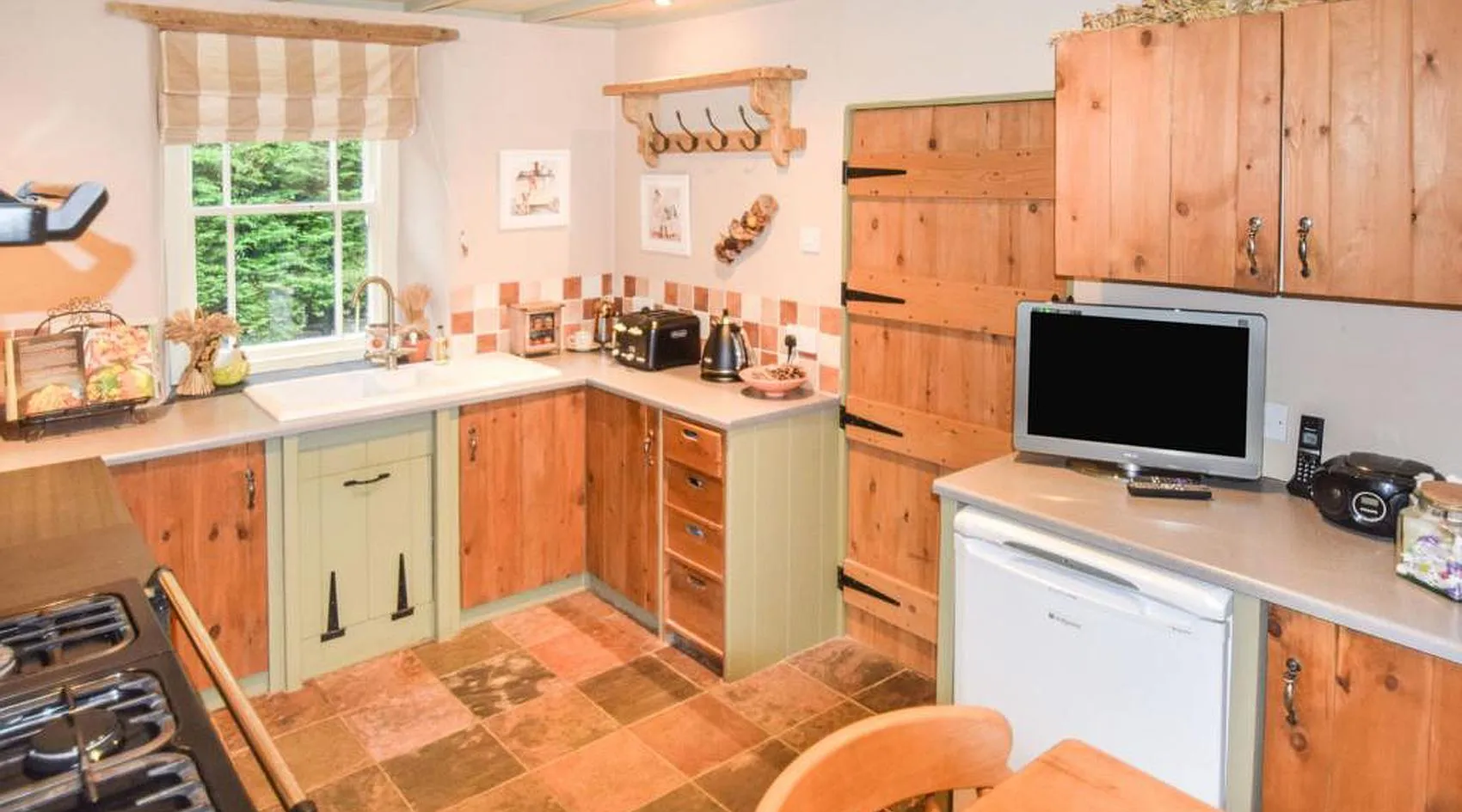 Period Country House with Barn, Stables and 7 Acres in Felindre, Carmarthenshire photo 5