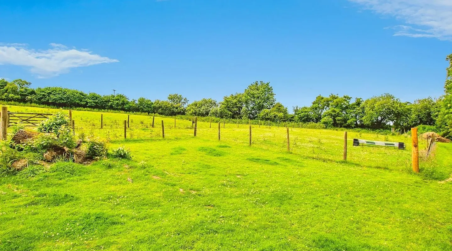 Period Country House with Barn, Stables and 7 Acres in Felindre, Carmarthenshire photo 4