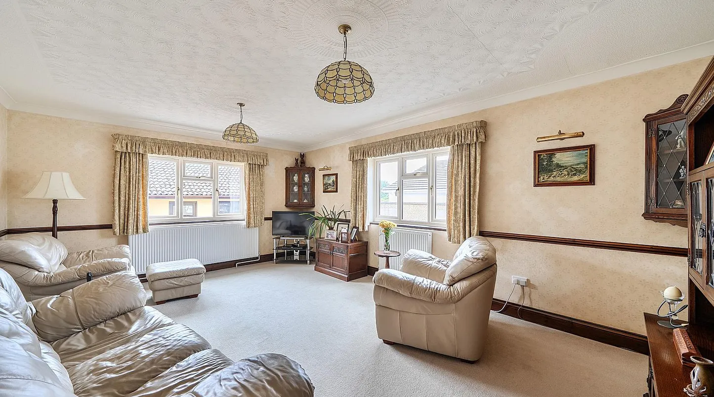 Spacious Single-Storey Bungalow with Equestrian Facilities near Mynyddcerrig, Carmarthenshire photo 6