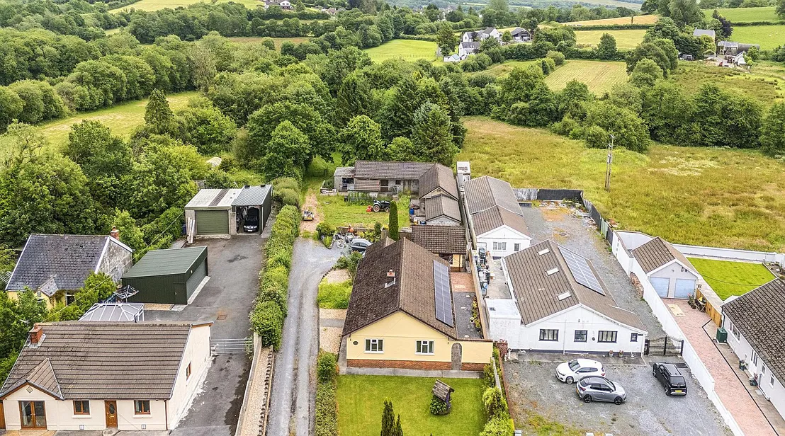Spacious Single-Storey Bungalow with Equestrian Facilities near Mynyddcerrig, Carmarthenshire photo 3