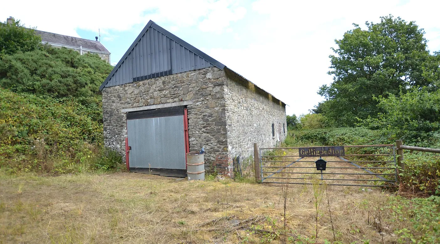 Traditional Stone Barn in Cwmdu, Carmarthenshire photo 2