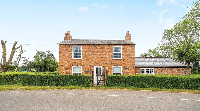 Three-Bedroom Detached Smallholding near Irby in the Marsh, Lincolnshire property photo