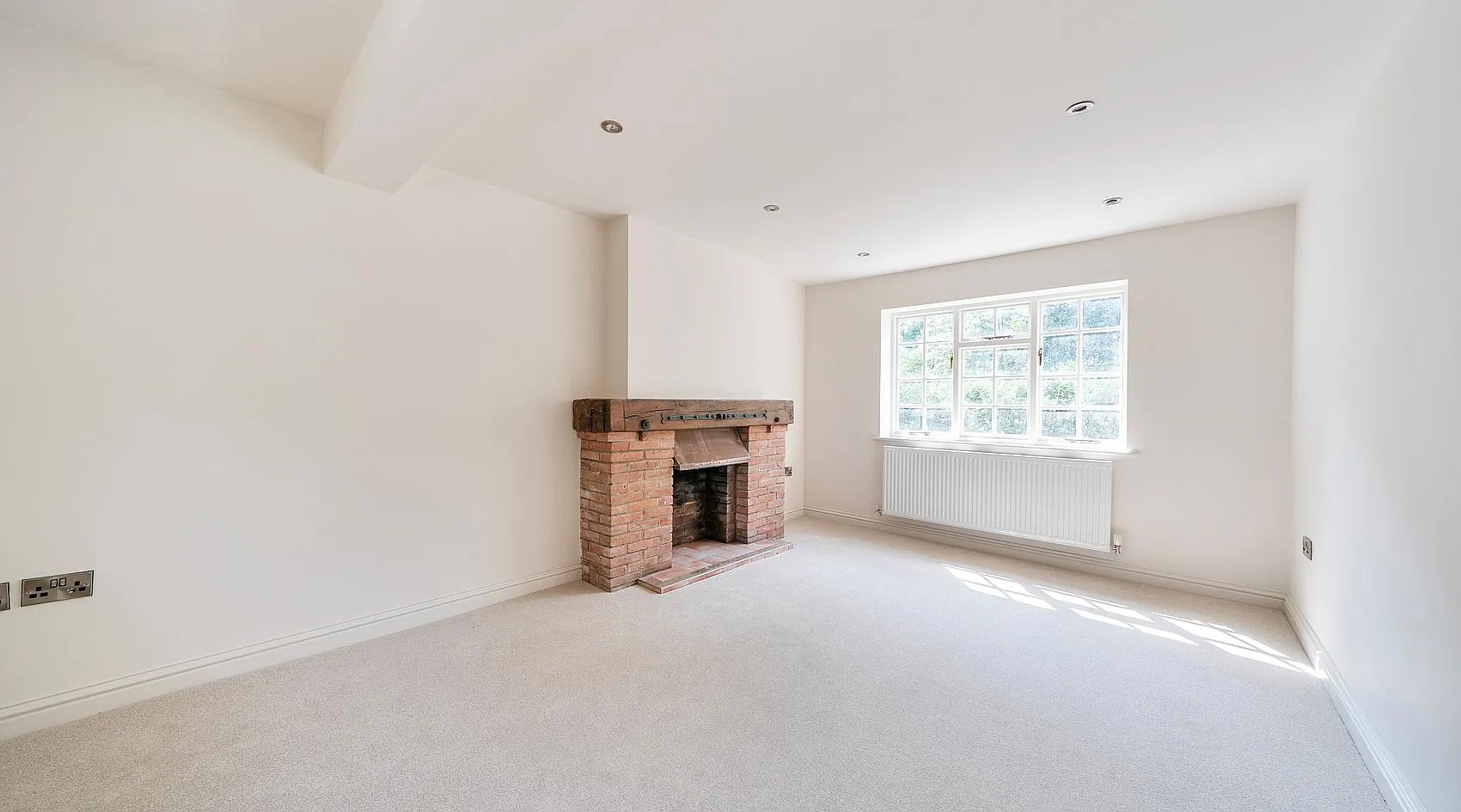 Detached Country Home with Stabling and 4.5 Acres in Besthorpe, Nottinghamshire photo 7