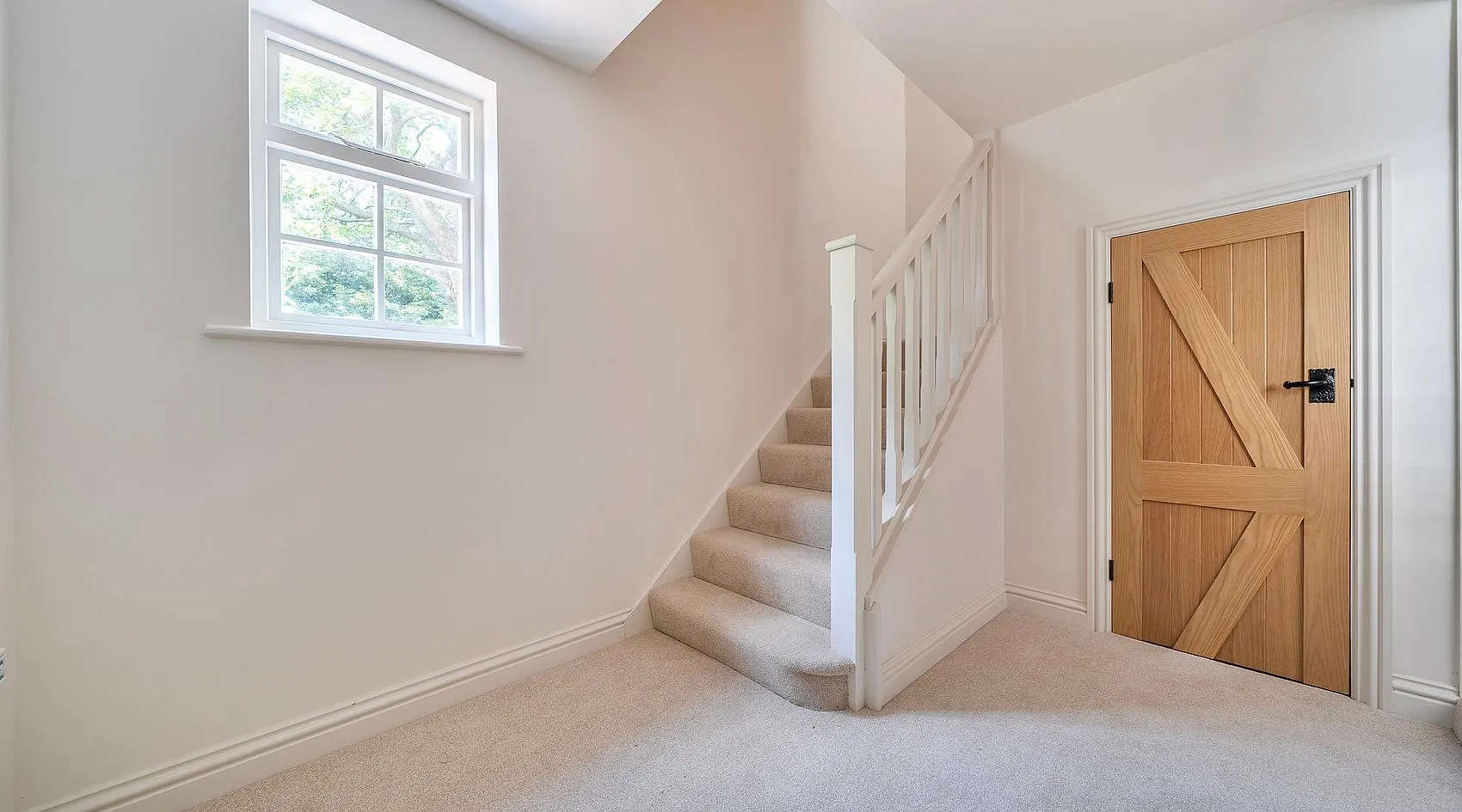 Detached Country Home with Stabling and 4.5 Acres in Besthorpe, Nottinghamshire photo 9