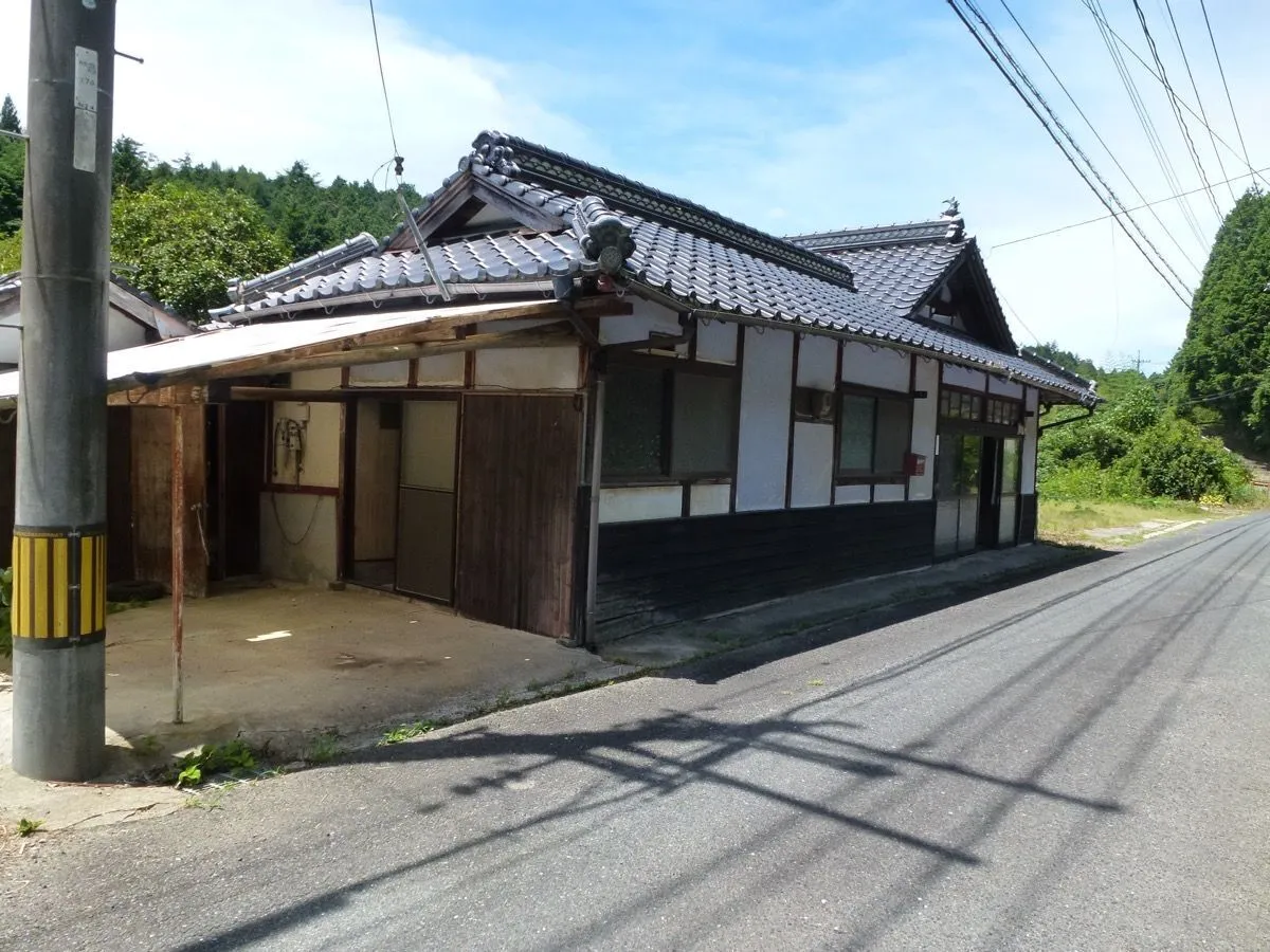 山口県岩国市周東町三瀬川の4K平屋戸建｜土地250.25㎡・58万円 写真 3
