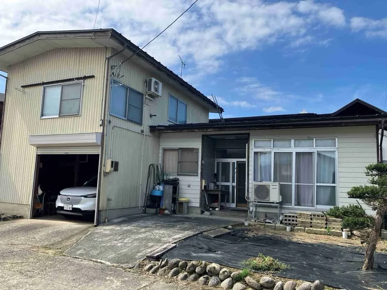 山形県西村山郡朝日町の中古戸建て｜5DK・土地215.12㎡ 物件写真