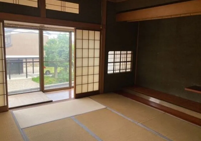 Tenant-Occupied 5DK House for Rent in Nakagawa Kamimachi, Takaoka, Toyama Prefecture | With Garden · Owner Change photo 4