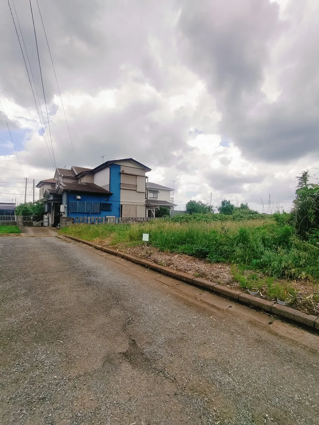 千葉県八街市の売地｜105.91㎡の更地、未舗装私道に接道 写真 2