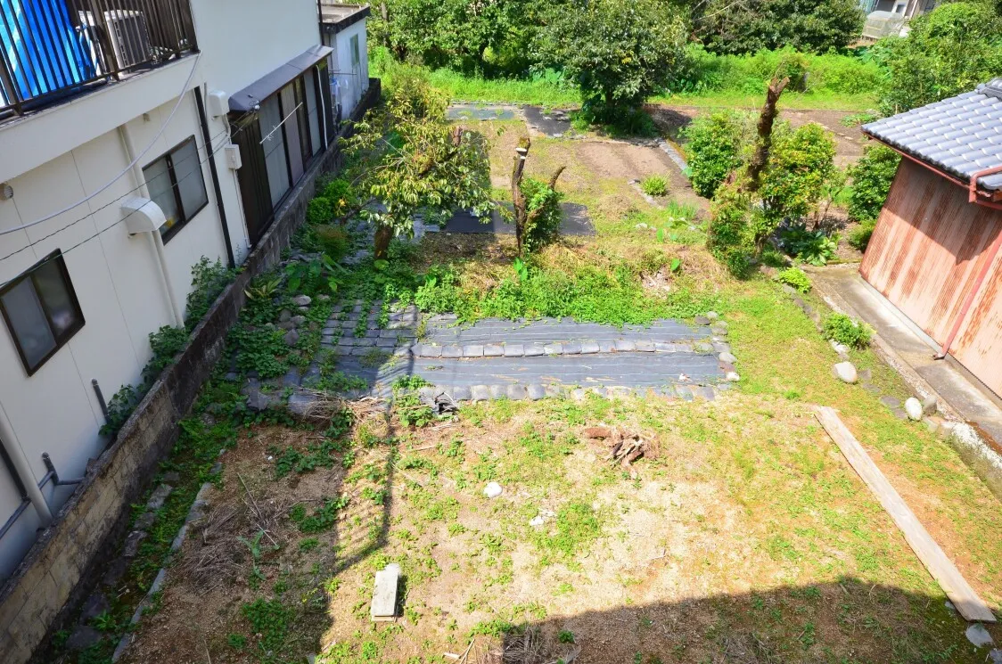 Detached House with Attached Field in Washiki, Naka, Naka District, Tokushima Prefecture; 240.94 m² of Land; Repairs Needed photo 6