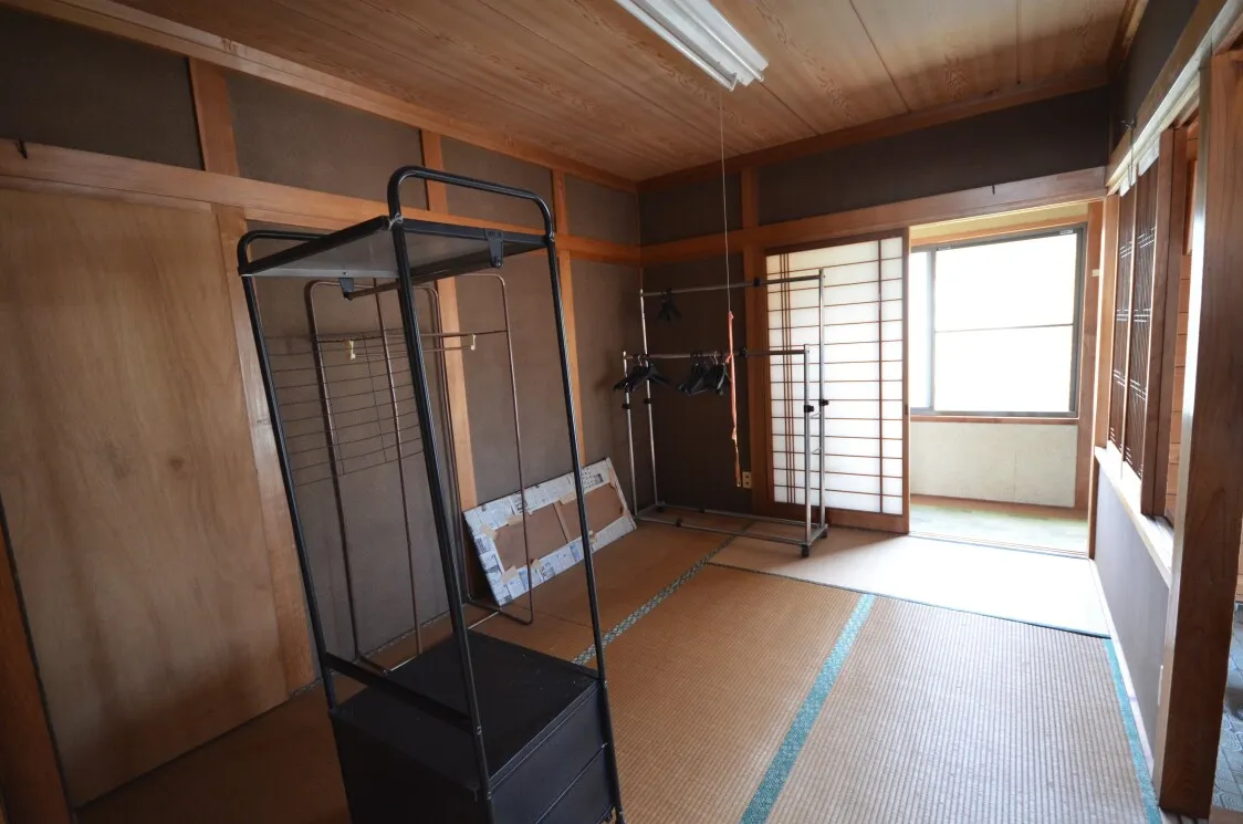 Detached House with Attached Field in Washiki, Naka, Naka District, Tokushima Prefecture; 240.94 m² of Land; Repairs Needed photo 3