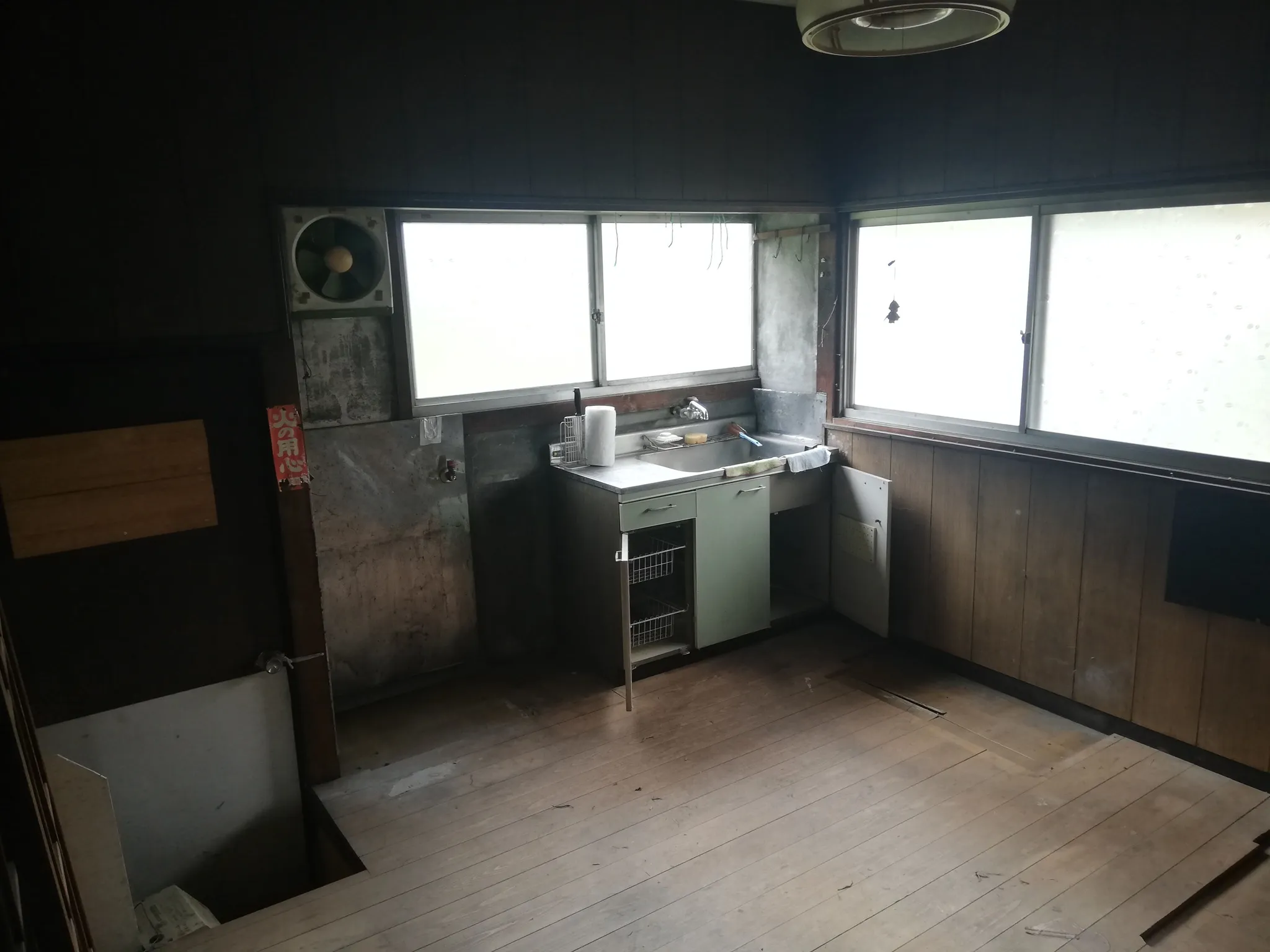 茨城県稲敷市の平屋中古戸建て｜4DK・土地348.72㎡、庭と駐車スペース付き 写真 5