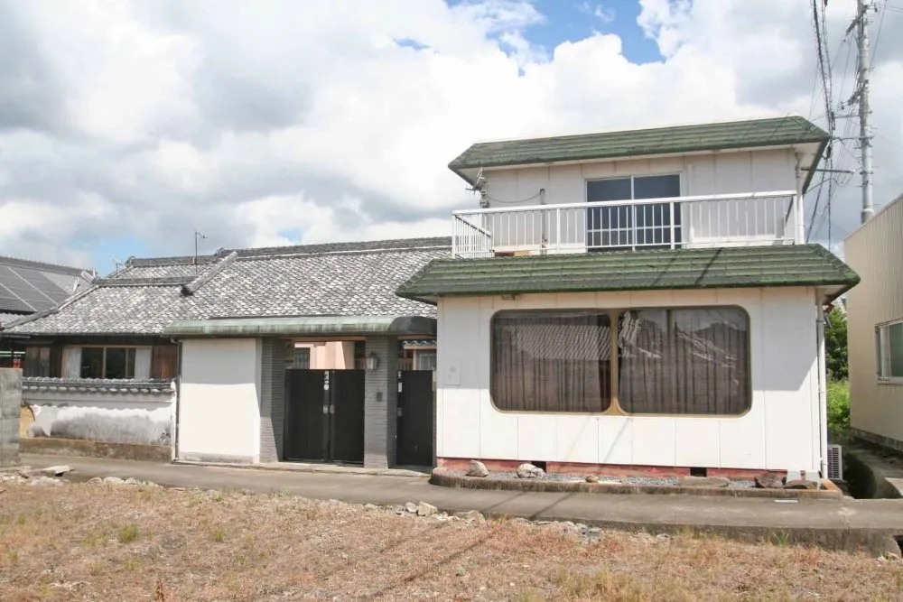 和歌山県岩出市曽屋の中古戸建て｜5DK・建物面積105㎡・価格350万円 写真 2