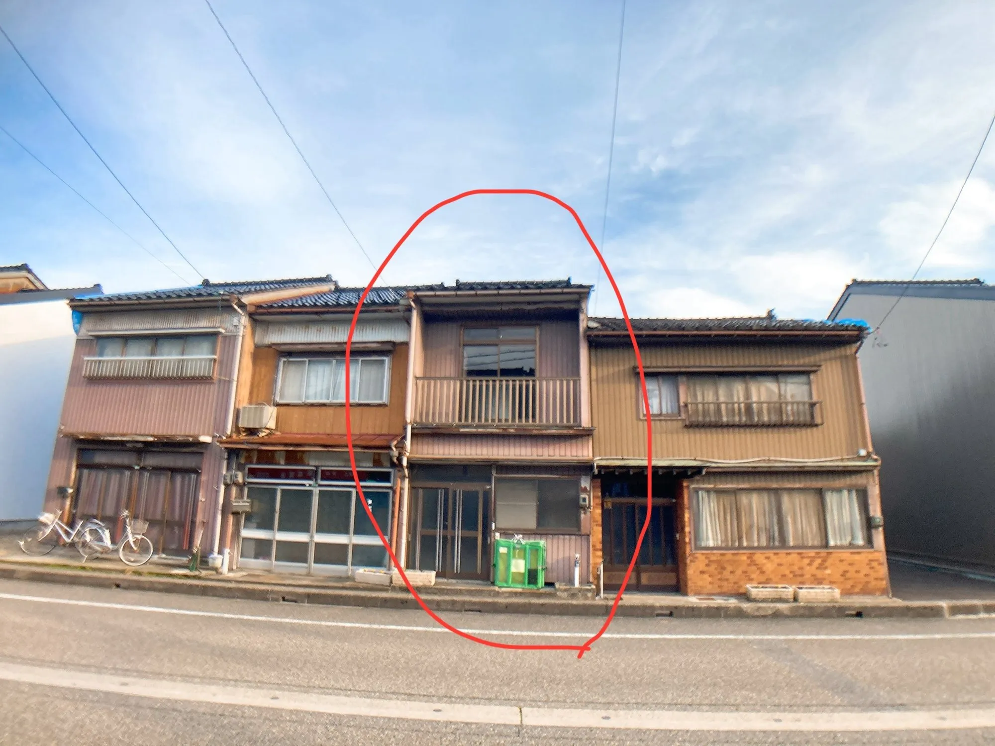 富山県高岡市｜国道8号線近く、土地137.85㎡・木造2階建て住宅を0円で譲渡 写真 2