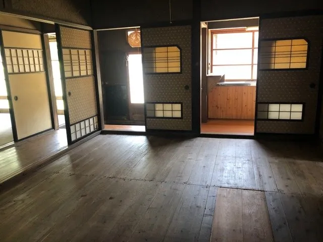 Traditional House in Uozu, Toyama Prefecture | 9DK with Engawa and Tea-Preparation Room, Adjacent Vacant Lot Included for ¥0 photo 4