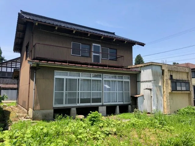 Traditional House in Uozu, Toyama Prefecture | 9DK with Engawa and Tea-Preparation Room, Adjacent Vacant Lot Included for ¥0 photo 3