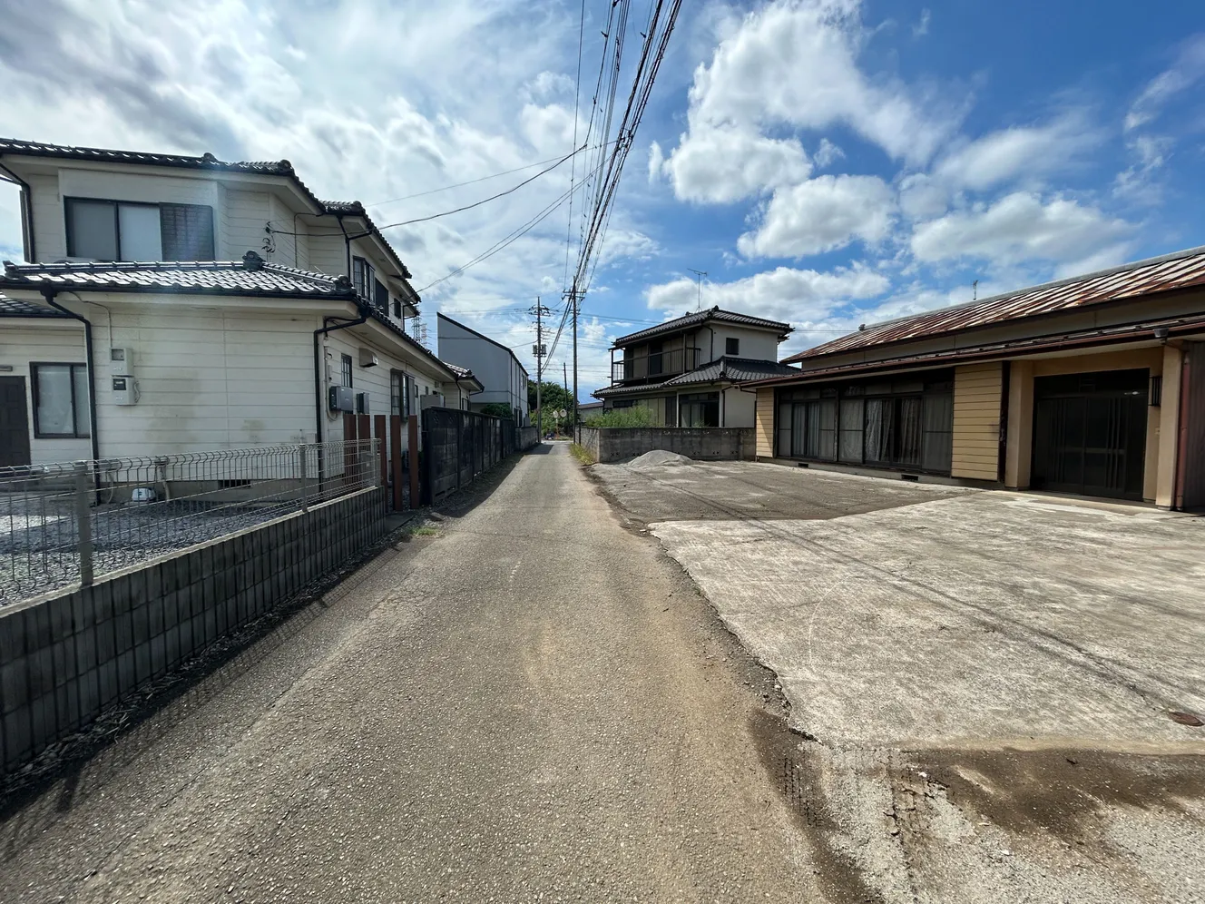 Pre-owned Single-Story Home in Aoki, Sakado City, Saitama Prefecture | 5DK, Garden and Approx. 9-Tatami-Size Enclosed Veranda photo 2